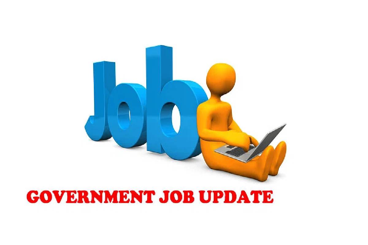 छत्तीसगढ़ में नौकरी की तलाश में जुटे उम्मीदवारों के लिए अहम सूचना है। छत्तीसगढ़ प्रोफेशनल एग्जामिनेशन बोर्ड (Chhattisgarh Professional Examination Board) ने हैंडपंप टेक्नीशियन के पदों पर भर्ती निकाली हैं। फिलहाल इन पदों पर आवेदन की प्रक्रिया चल रही है, जो कि आगामी 10 सितंबर, 2023 समाप्त होने वाली है। इसलिए कैंडिडेट्स को सलाह दी जाती है कि, जो भी अभ्यर्थी इस वैकेंसी के लिए अप्लाई करना चाहते हैं, वे फटाफट जाकर सकते हैं। अप्लाई करने के लिए उन्हें आधिकारिक वेबसाइट https://vyapam.cgstate.gov.in पर जाकर आवेदन करना होगा। अंतिम तिथि बीतने के बाद उम्मीदवारों को दूसरा मौका नहीं दिया जाएगा। बता दें कि इन पदों के लिए ऑनलाइन आवेदन की प्रक्रिया 25 अगस्त 2023 से शुरू हुआ था। CG Vyapam Recruitment 2023: इस तारीख से शुरू हुआ था रजिस्ट्रेशन छत्तीसगढ़ प्रोफेशनल एग्जामिनेशन बोर्ड की ओर से इस संबंध में जारी आधिकारिक सूचना में यह कहा गया है कि अभ्यर्थियों की सुविधा के लिए आवेदकों के प्रोफाइल पंजीकरण की व्यवस्था व्यापम पोर्टल पर की गई है। एक बार प्रोफाइल रजिस्ट्रेशन करने के बाद परीक्षा विशेष के लिए आवेदन करने के लिए उम्मीदवारों को बार-बार डिटेल्स एंटर नहीं करनी पड़ेगी। इसके अलावा, ऑफिशियल वेबसाइट https://vyapam.cgstate.gov.in/ पर ऑनलाइन प्रोफाइल रजिस्ट्रेशन फॉर्म भरने के लिए अभ्यर्थी पहले अपनी फोटो जेपीजी फॉर्मेट में स्कैन करके फाइनल के रुप में रख लें। CG Vyapam Recruitment 2023:फोटो और सिग्नेचर का ये होना चाहिए साइज जारी सूचना में यह कहा गया है कि पिक्चर का अधिकतम साइज 60 केबी और न्यूनतम साइज 40 का होना चाहिए। साथ ही फाइल का नाम अल्फान्यूमेरिक में रखें। बीच में गैप या फिर डॉट का प्रयोग नहीं होना चाहिए। इसके अलावा, उम्मीदवारों को अपना सिग्नेचर का भी फोटो स्कैन करके एक अलग जेपीजी फॉर्मेट में रखना चाहिए। आवेदन करने पहले सभी जानकारी को एक कोरे कागज पर लिखकर तैयार रखें और जब फॉर्म भरें तो उसके अनुसार ही ठीक से भरें। कैंडिडेट्स ध्यान रखें कि मेल आईडी वैलिड होनी चाहिए।