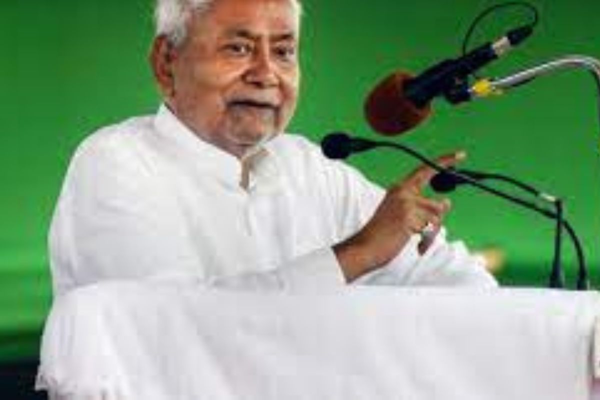 बिहार के सीएम नीतीश कुमार ने दिया इस्तीफा,राजभवन तक बढ़ी सुरक्षा