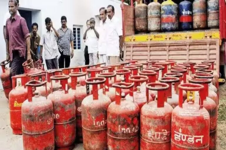 नए साल से पहले मिली खुशखबरी, LPG सिलेंडर के दाम घटे, जानिये कितना सस्‍ता हुआ